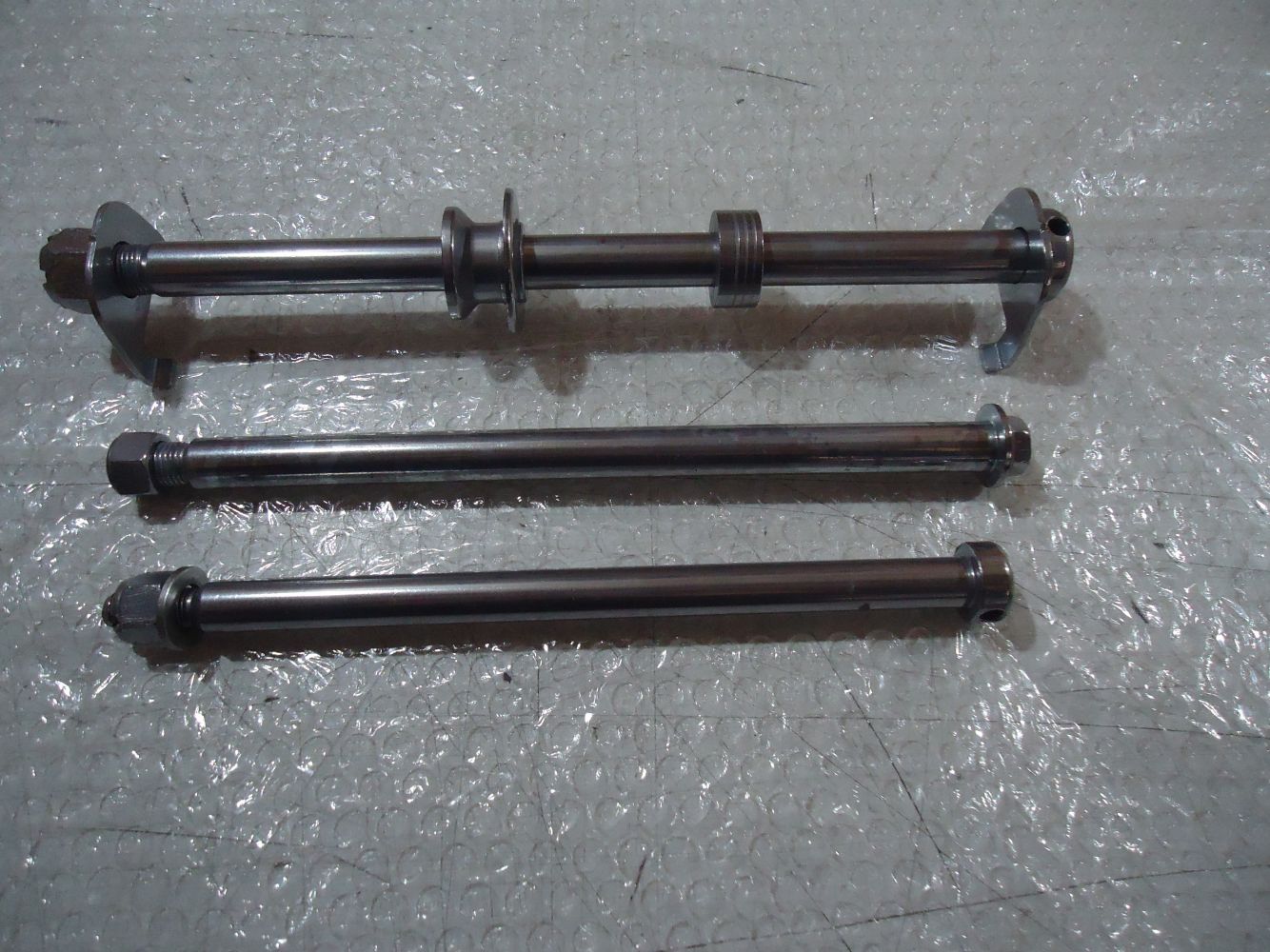 Suzuki GSX550ES Front Rear Wheel Spindles GSX550 Swingarm Axle Spindle