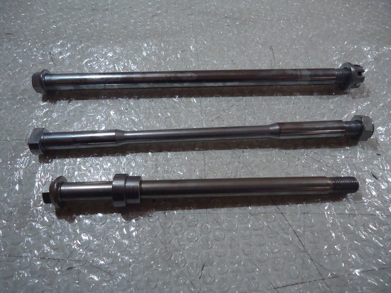 Yamaha FZR600 Genesis Front Rear Wheel Spindle Axles FZR600 Swingarm Spindles