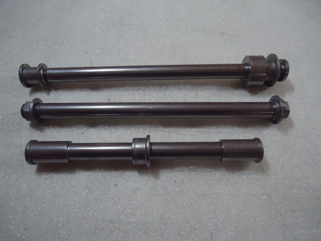 Kawasaki ZZR1100 Rear Front Wheel Spindle Axles ZZR 1100 Swingarm Spindles