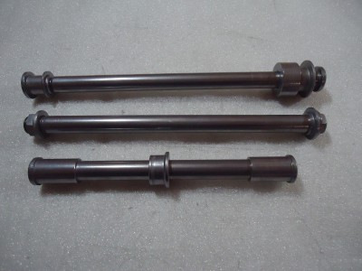 Kawasaki ZZR1100 Rear Front Wheel Spindle Axles ZZR 1100 Swingarm Spindles