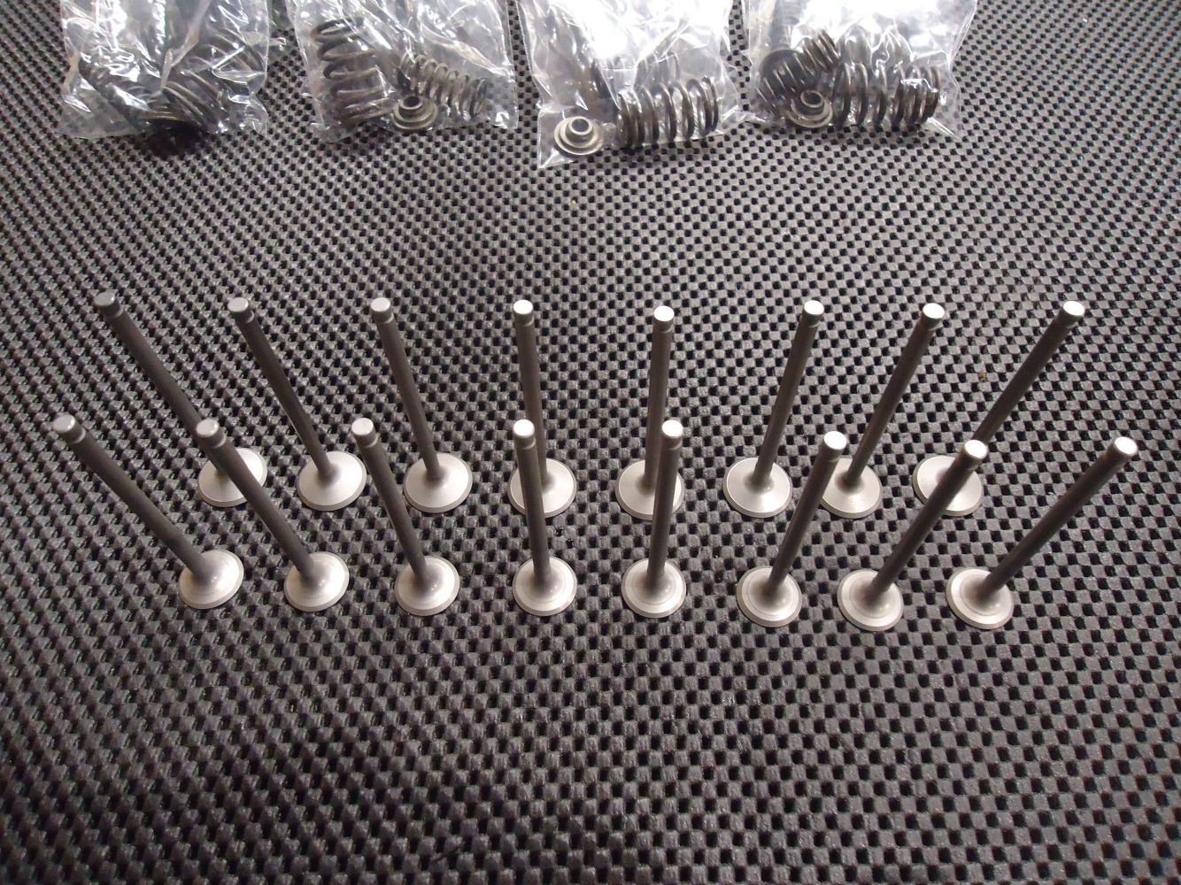 Suzuki GSX600F Inlet Exhaust Valve GSX600 Engine Valves GSX 600