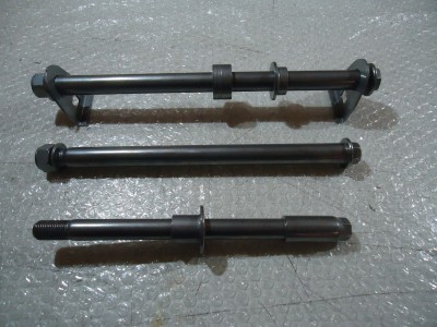 Suzuki GSF600 Bandit Front Rear Wheel Spindle Axles GSF 600 Swingarm Spindles
