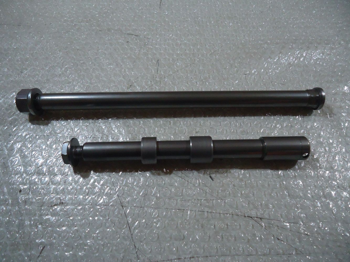 Honda VFR750F Front Wheel Swingarm Spindle Axles VFR750 Spindles VFR 750 RC36