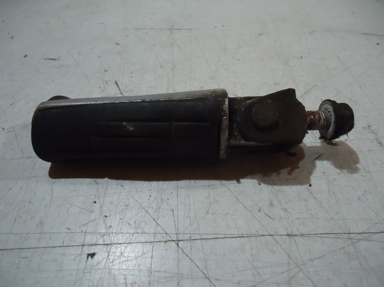 Yamaha YZF600R Thundercat L-H Front Footrest YZF600 Riders Footpeg YZF 600