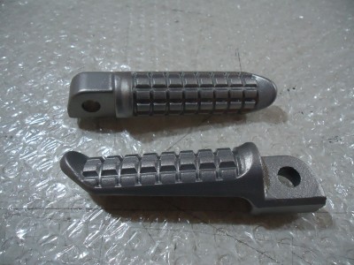 Kawasaki GPX750R L&R Footrests GPX750 Rear Pillion Footpegs GPX 750 Footrest