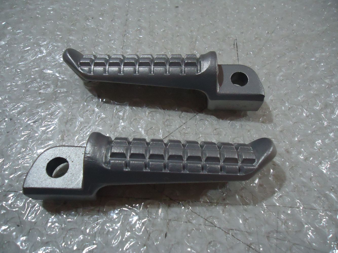 Kawasaki ZZR250 Rear Footrests ZZR 250 Pillion Footpegs ZZR-250 Footrest