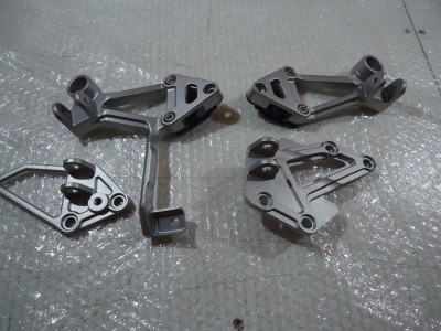 Kawasaki GPX600R Footrest Hangers GPX600 Footpeg Mount Brackets ZX600 Hanger GPX 600