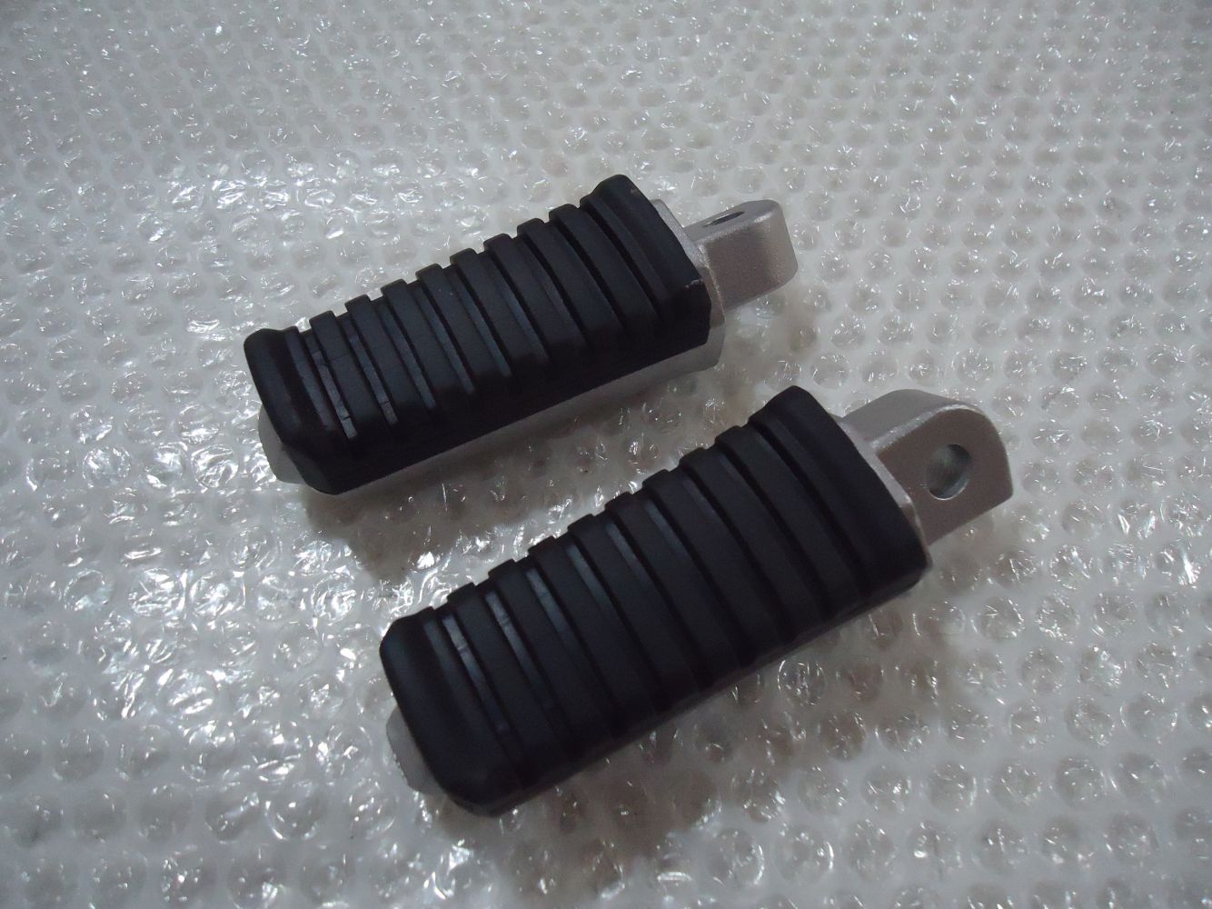 Kawasaki GPZ750R Rear Footrests GPZ750 Pillion Footpegs GPZ 750 Footrest ZX750G