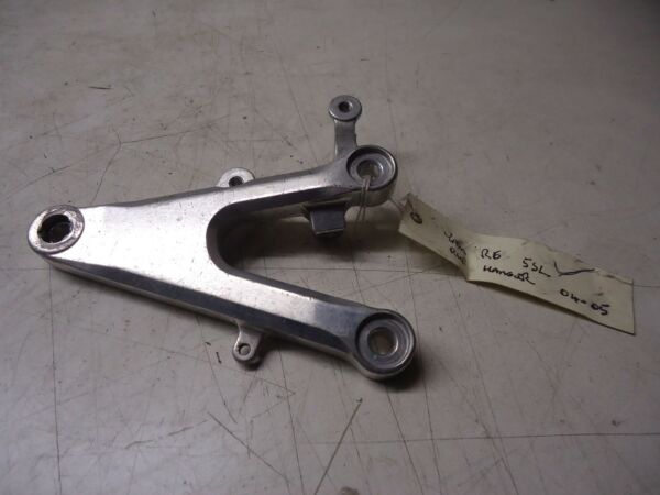 YAMAHA R6 RIDERS RH FOOTREST HANGER