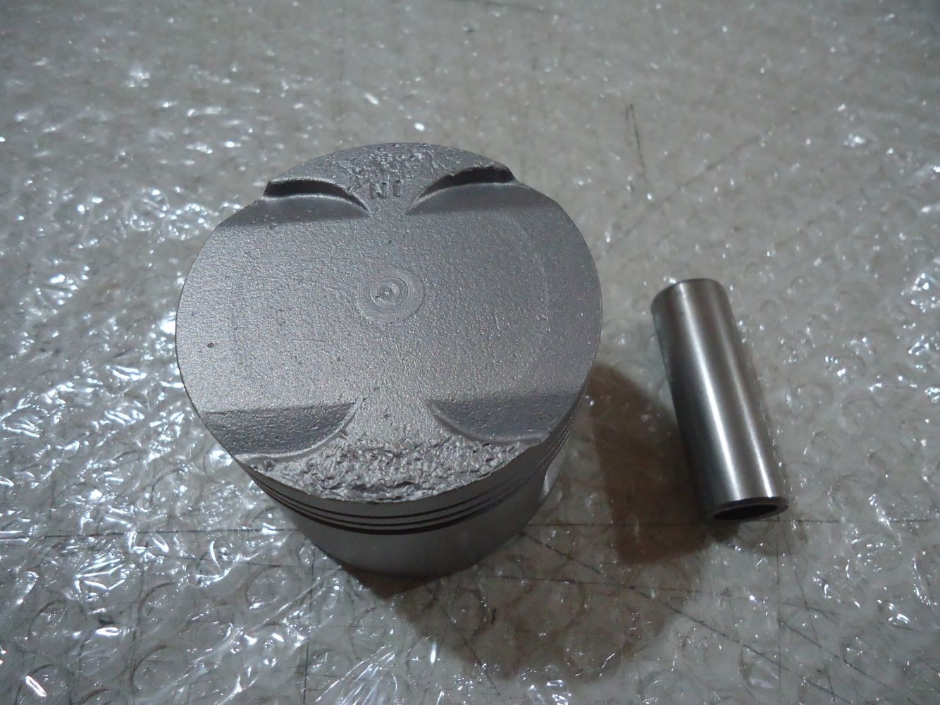 Honda CBX750F Pistons CBX750 Engine Piston CBX 750 RC17