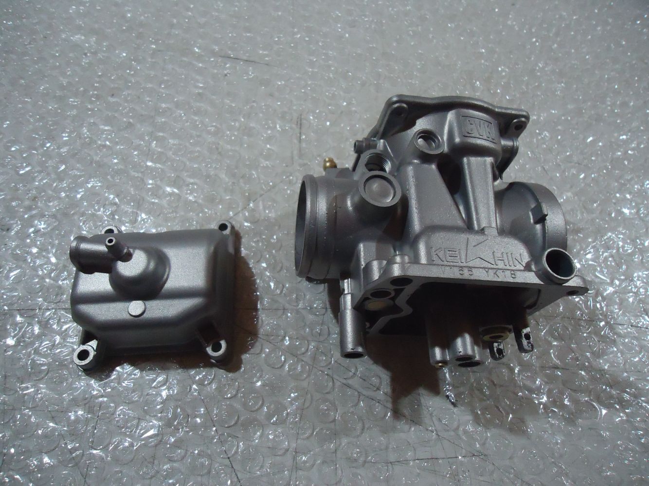 Kawasaki GPZ1000RX Carb Body 1 GPZ1000 Carbs Float Bowl GPZ 1000 Carburettor ZXT00A