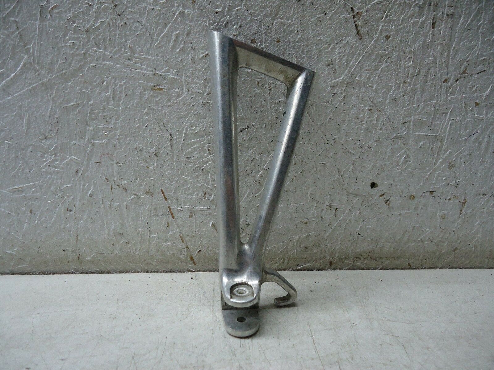 Yamaha R6 Rear Footrest Hanger YZF-R6