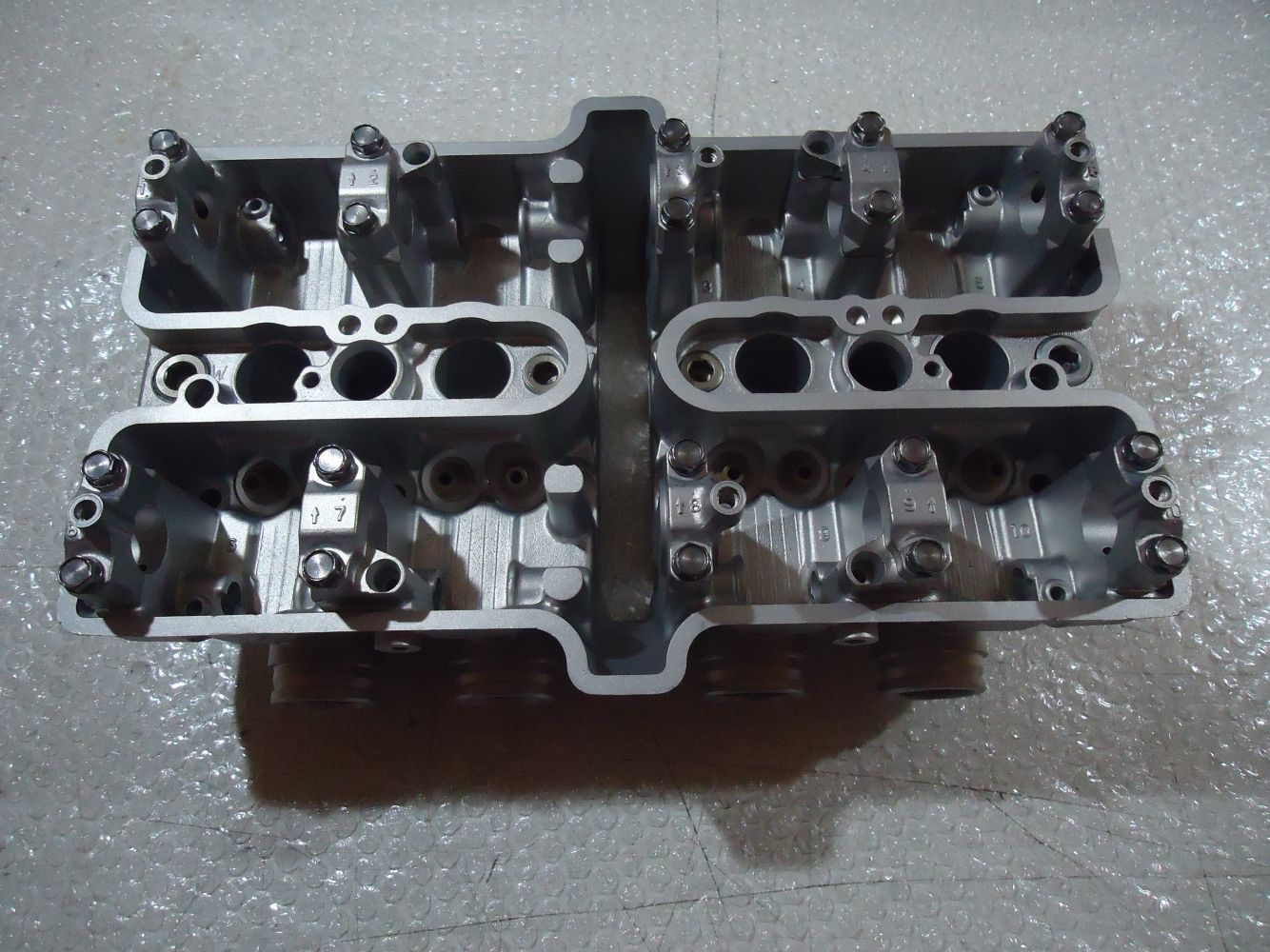 Kawasaki GPZ600R Cylinder Head GPZ600 Engine Head Camshaft Clamps GPZ 600 ZX600 GPX600R