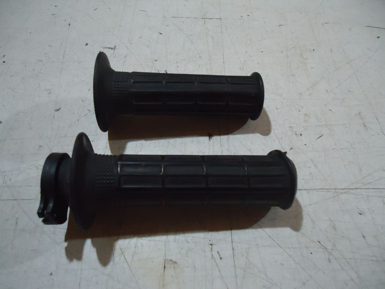 Kawasaki 750 Zephyr Handlebar Grips ZR750 Throttle Sleeve