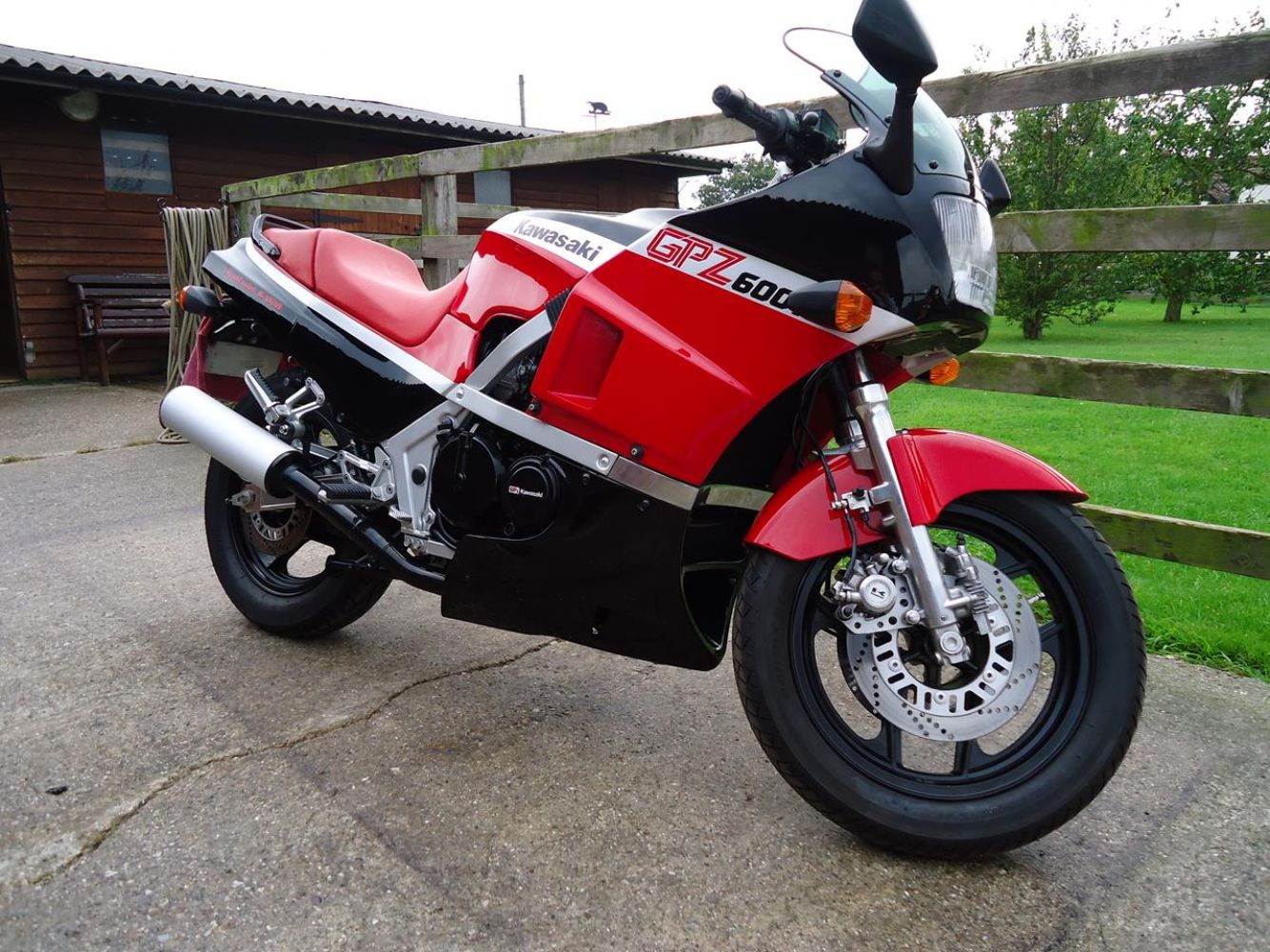 Kawasaki GPZ600R