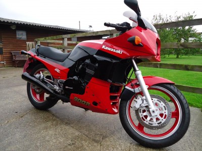 Kawasaki GPZ900R A7