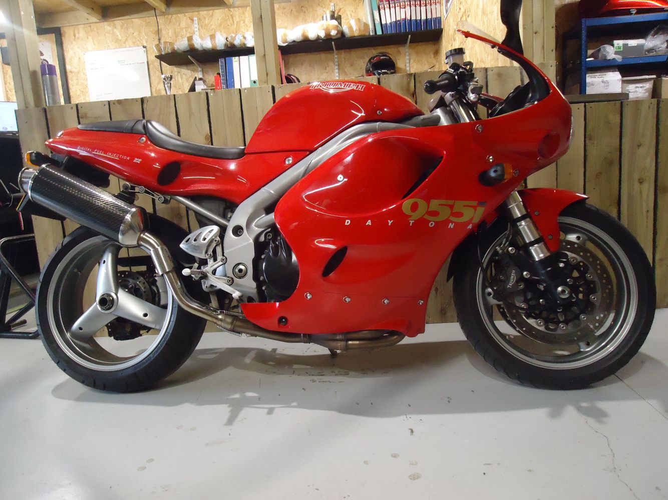 Triump Daytona 955I