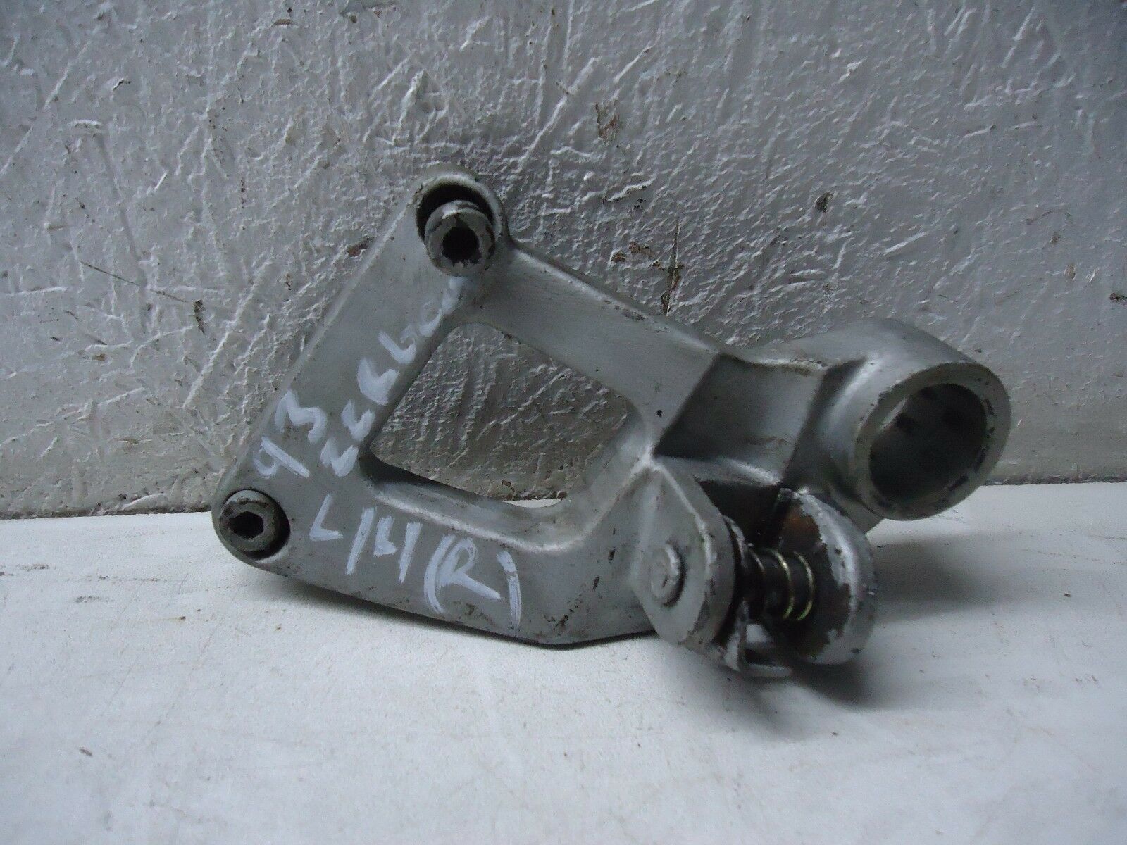 KAWASAKI ZZR600 LH REAR FOOTREST HANGER 1993 