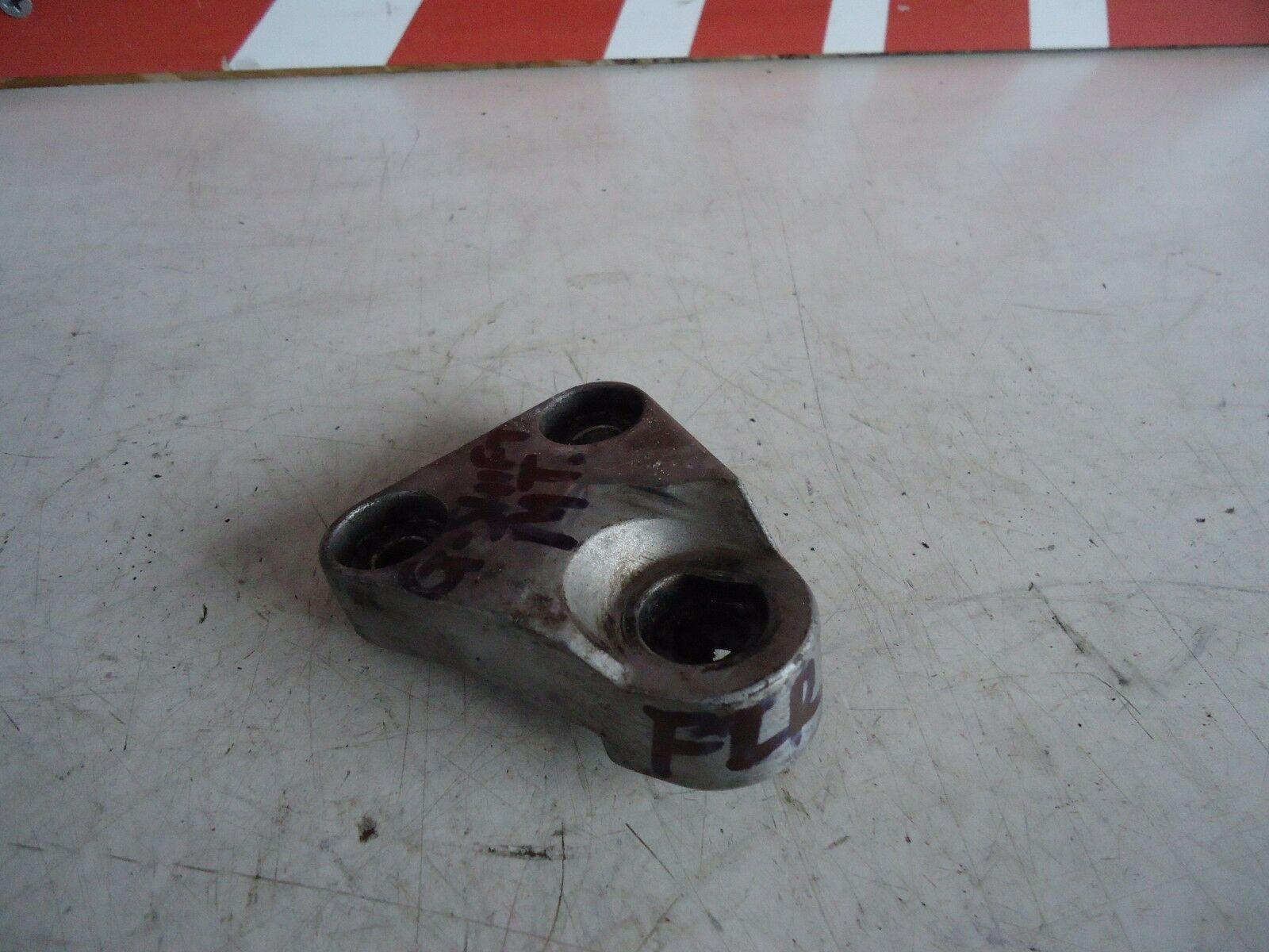 Yamaha FZR600 Front Footrest Hanger 