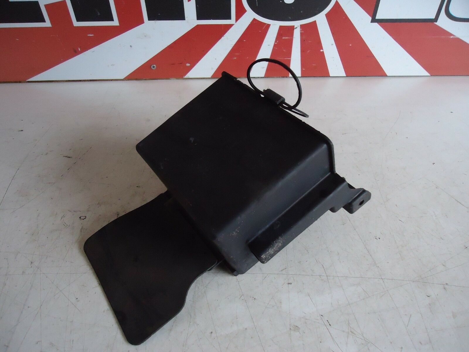 Yamaha FZR600 Battery Box 