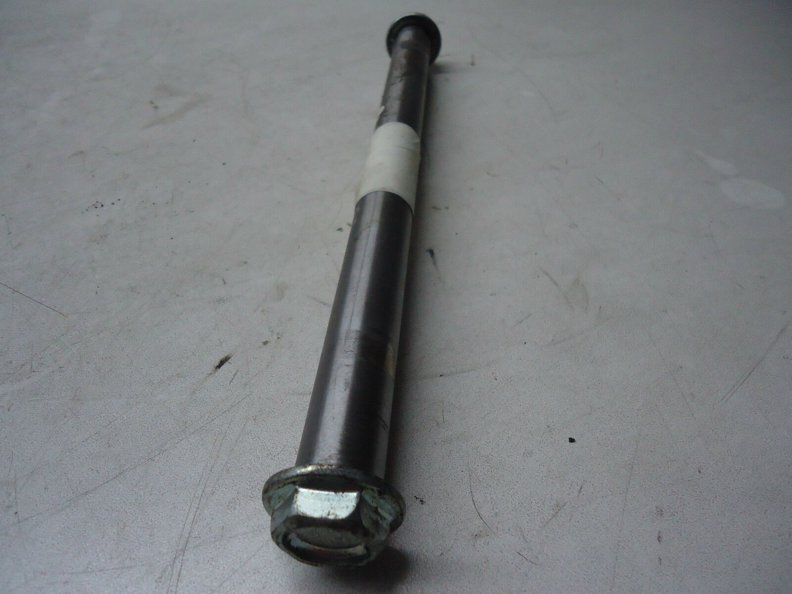 Kawasaki ZZR600 Swingarm Spindle Axle