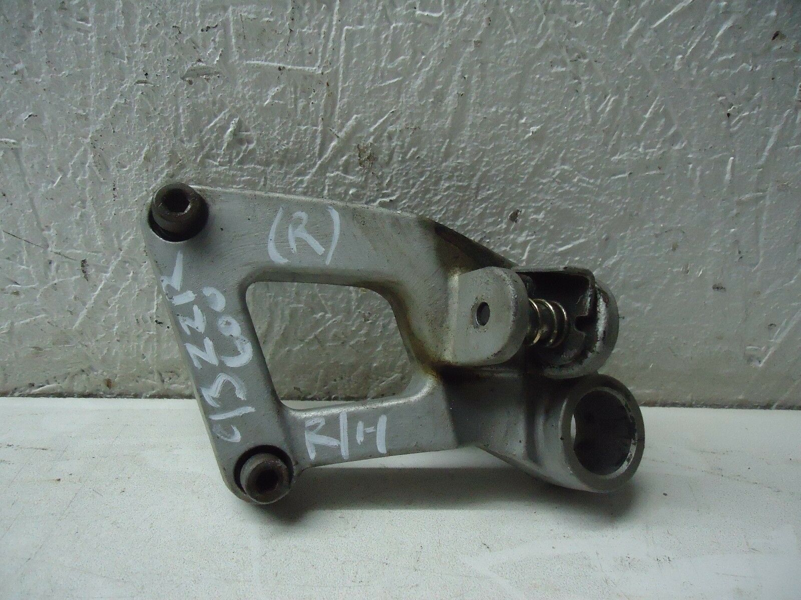 Kawasaki ZZR600 Rear Footrest Hanger