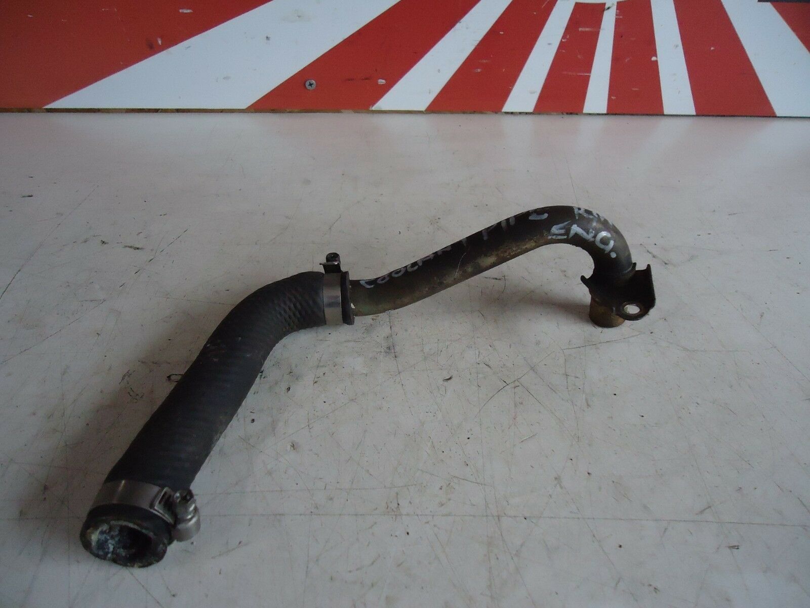 Yamaha FZR600 Engine Water Pipe