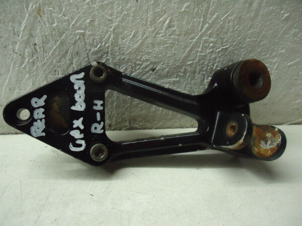 KAWASAKI GPX600R REAR RH FOOTREST HANGER 1988 