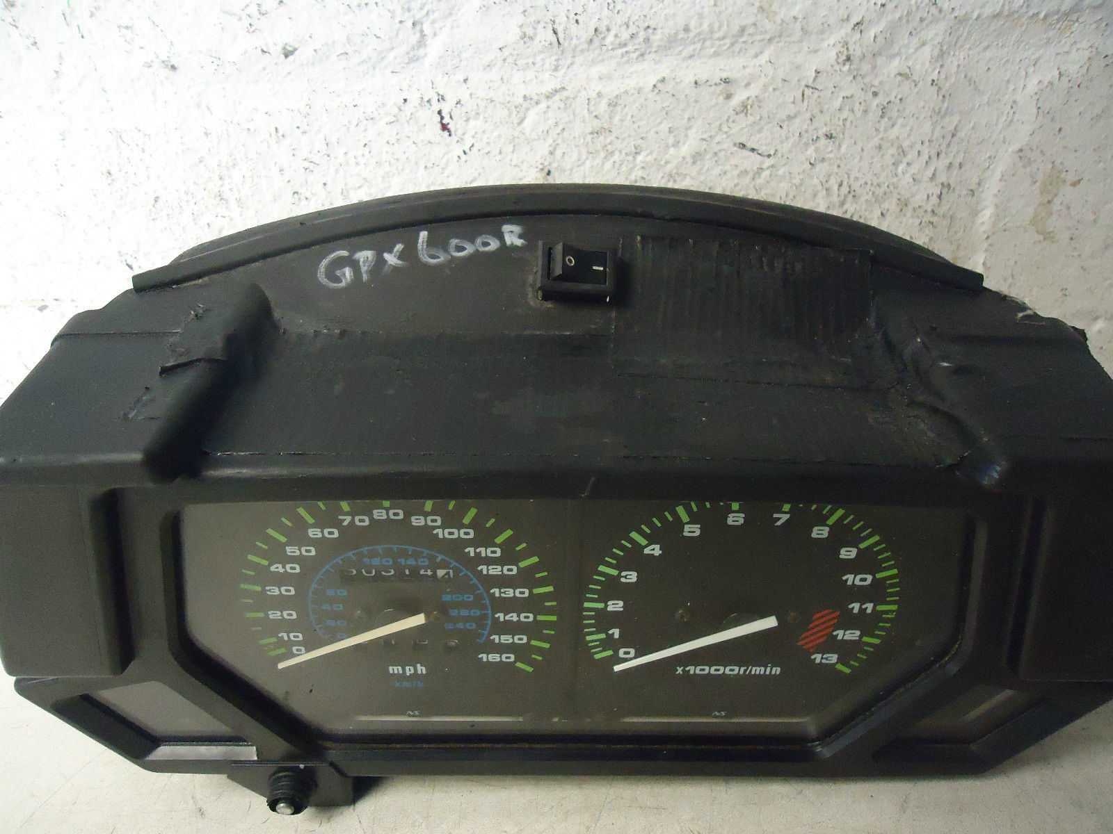 Kawasaki GPX600R Clocks Instrument Panel