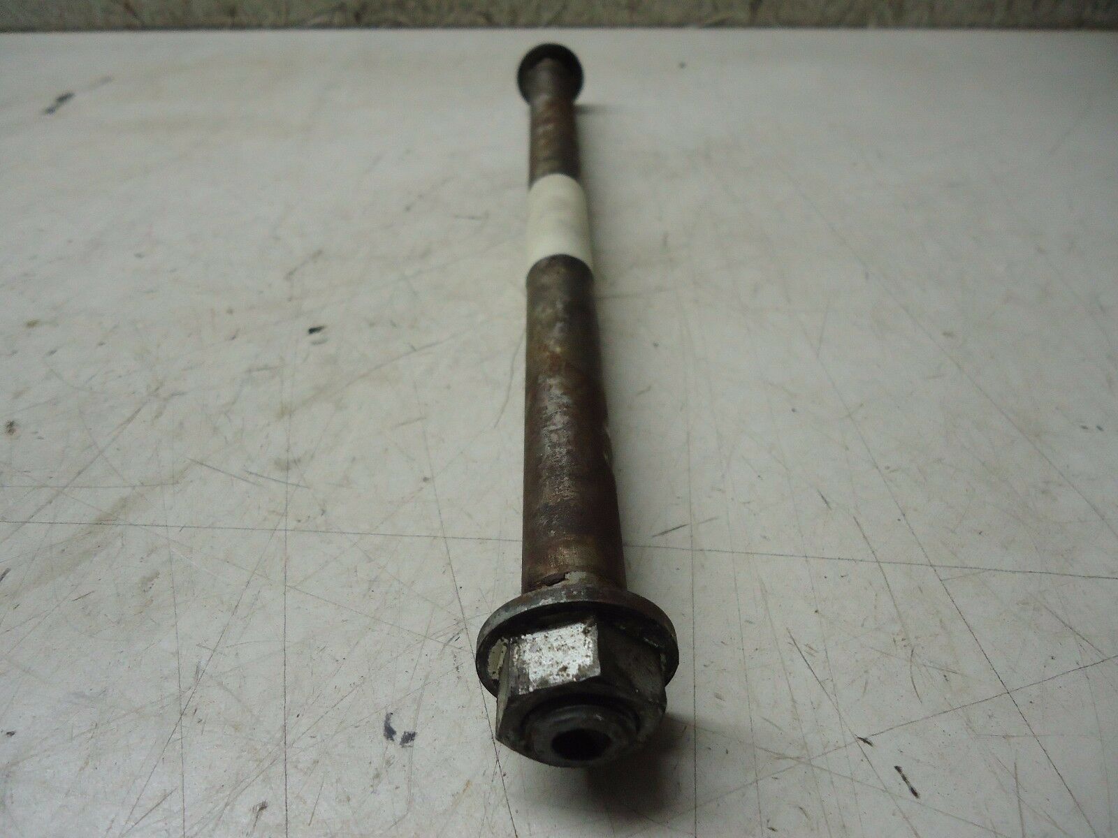 Kawasaki GPX750R Swingarm Spindle Axle