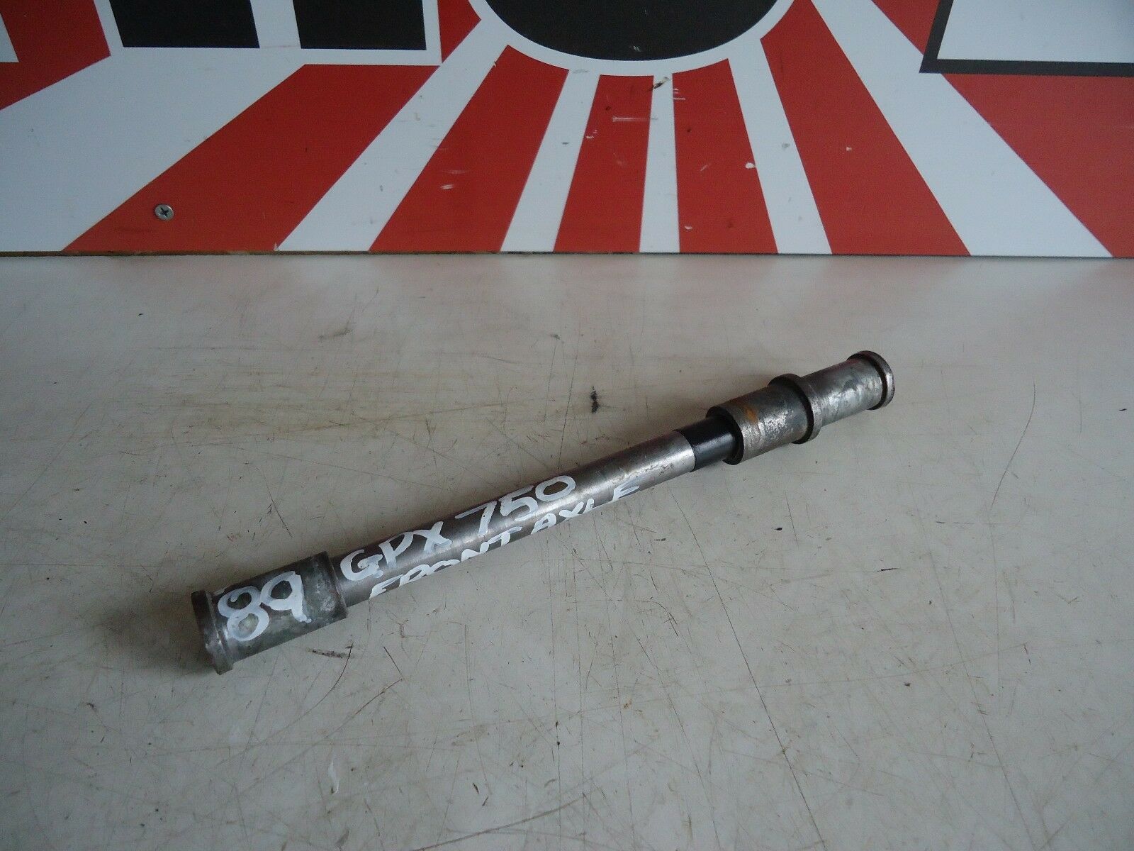 Kawasaki GPX750R Front Wheel Spindle Axle